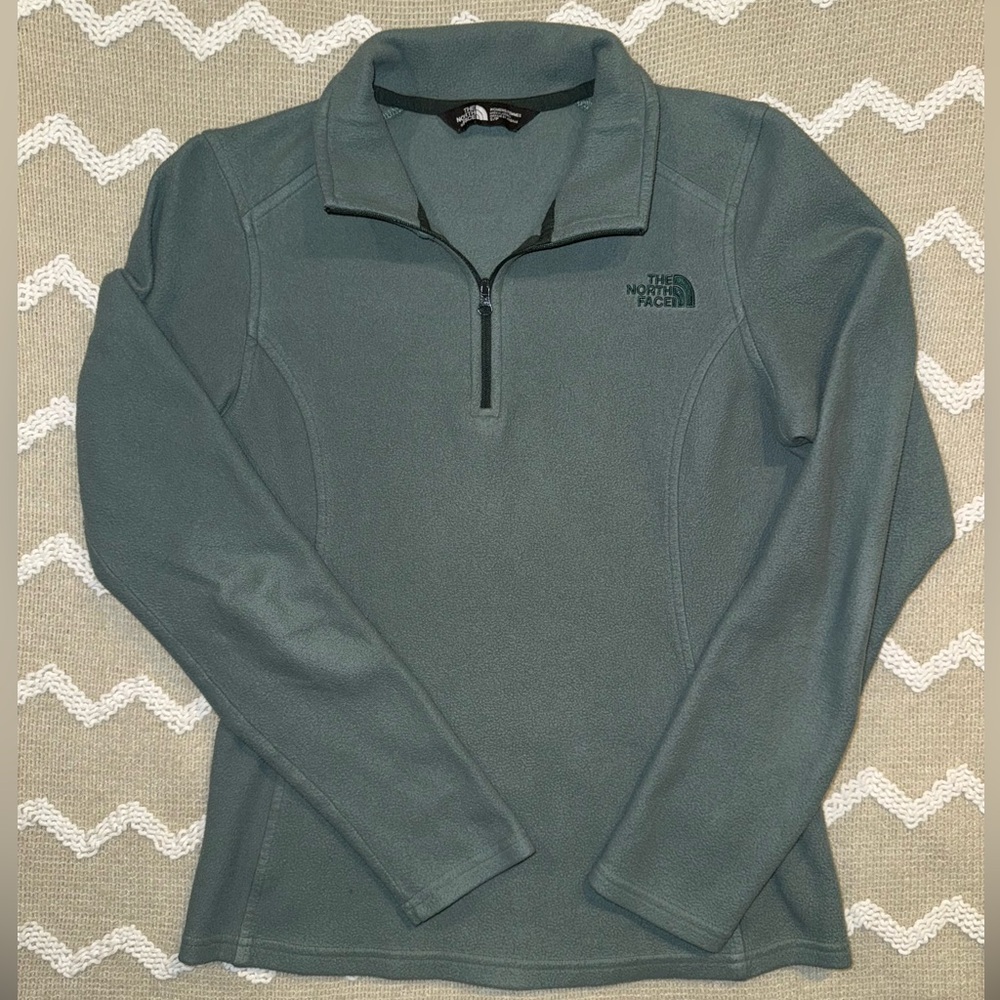 The North Face women’s green half Zip lightweight Sweater